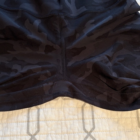 Align cropped Black Camouflage Leggings - Picture 4 of 5